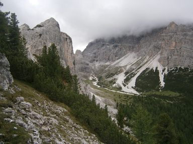 Pale di Misurina e Piz Popena (nella nebbia)
